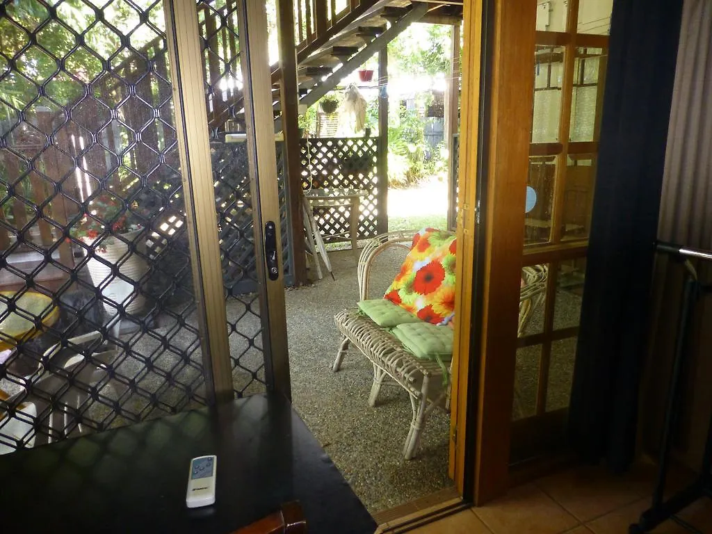 Homestay At Julie'S Cairns