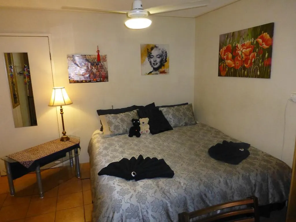 Homestay At Julie'S Cairns